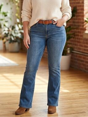 Denizen from Levi's Women's Medium-Dark Wash Bootcut Jeans Size 10/Medium